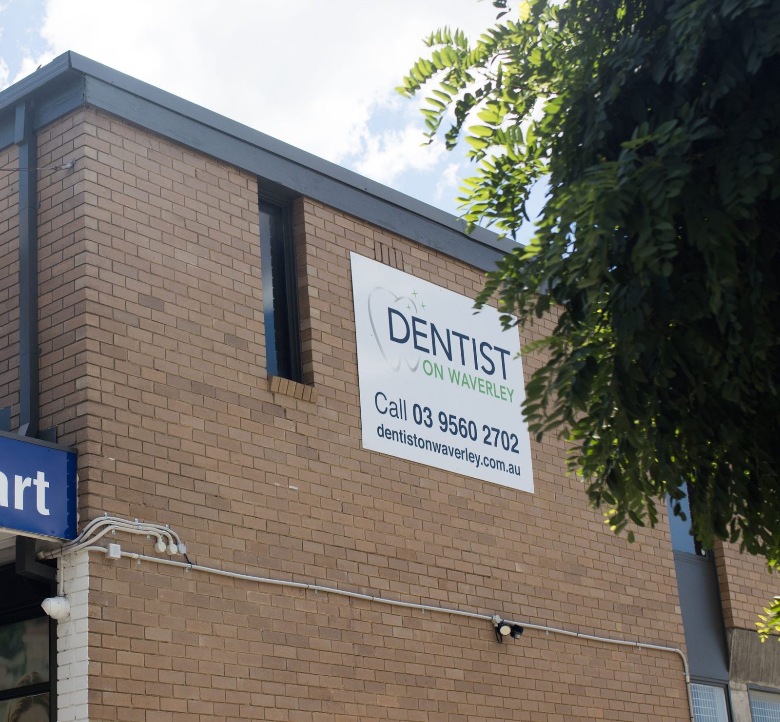 The Dentist on Waverley practice exterior at 861A Waverley Road, Wheelers Hill